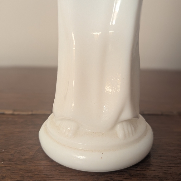 ​Vintage 1969 Avon Grecian Lady Milk Glass Decanter - Skin So Soft Bath Oil - Picture 5 of 9